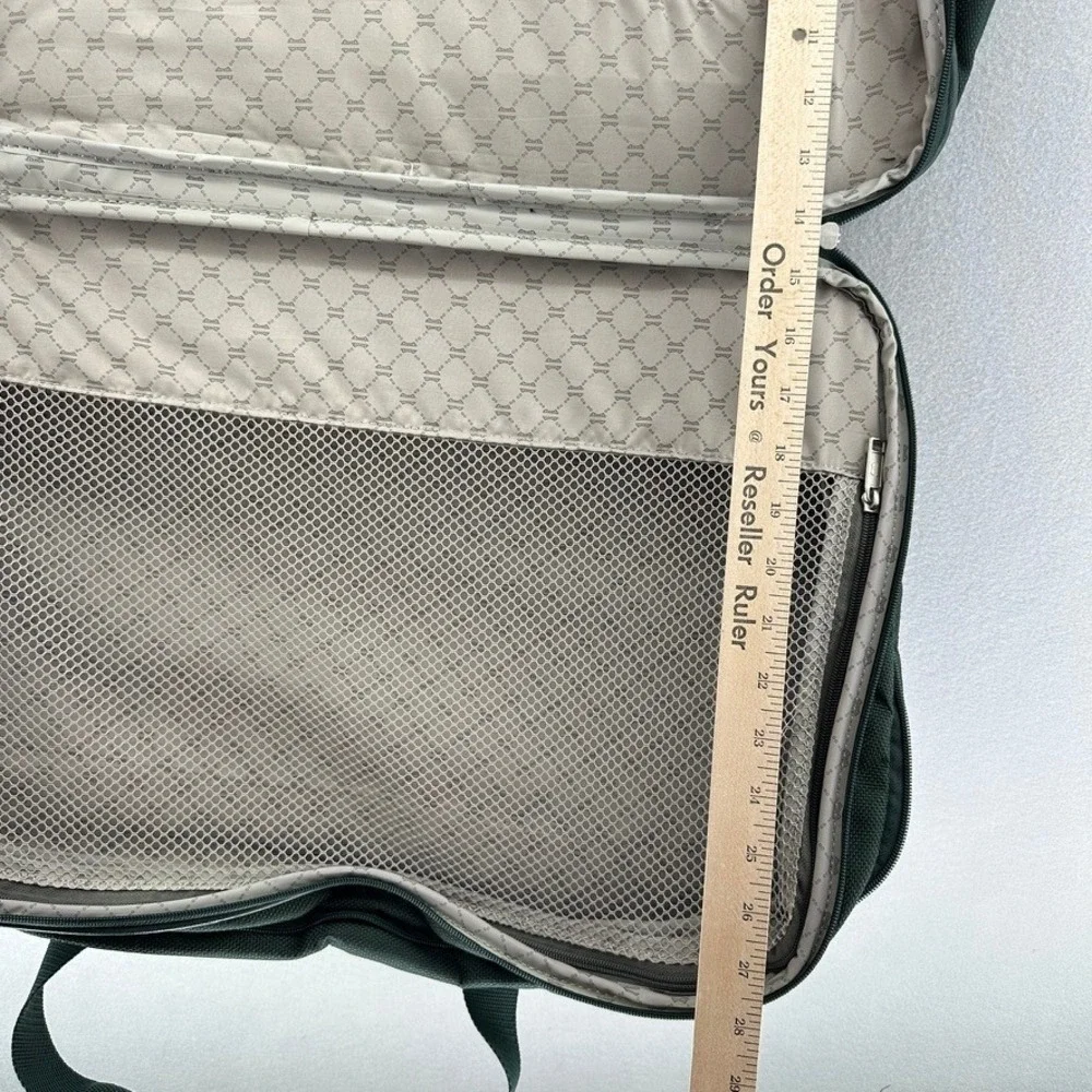 VTG American Tourister Green Canvas Bag Travel Carry On Luggage‎ DEADSTOCK